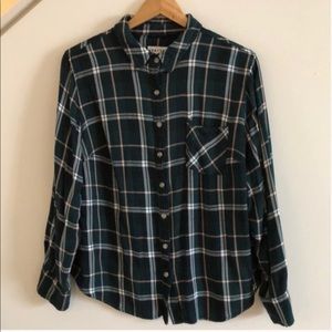 TARGET AVA & VIV PLUS PLAID BUTTON DOWN GREEN
